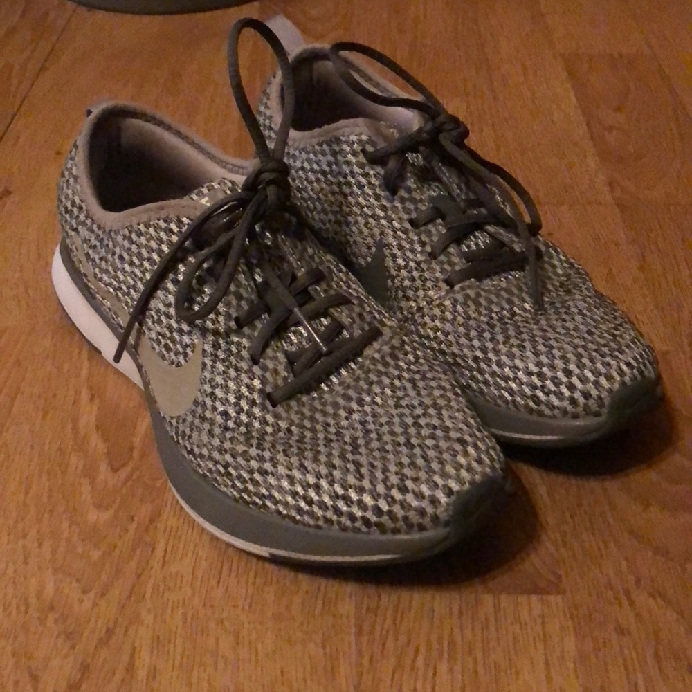 Nike Running Shoe - Barely Worn